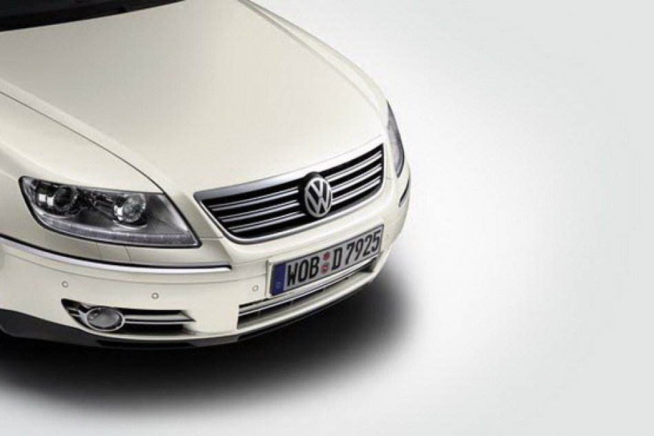 全新辉腾3.6车身颜色--大理石白