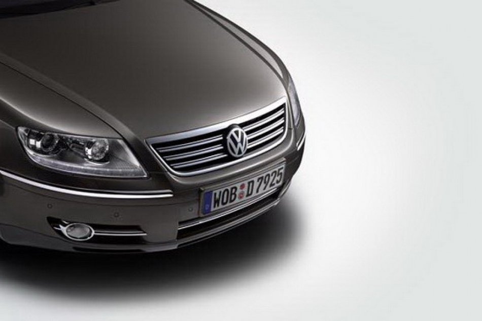 全新辉腾3.6车身颜色--摩卡黑