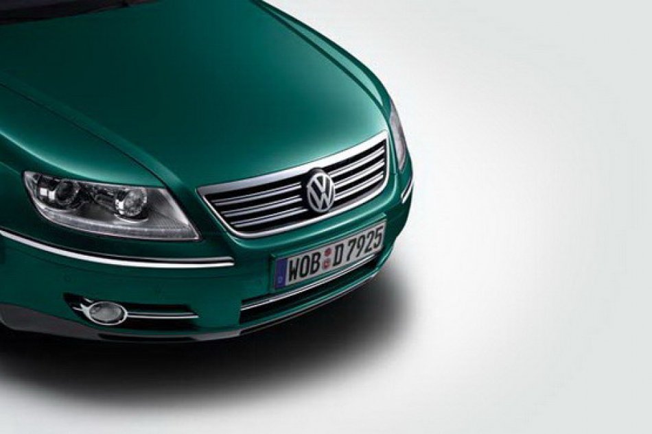 全新辉腾3.6车身颜色--墨绿