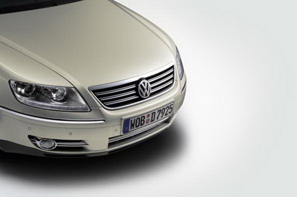 全新辉腾3.6车身颜色--秋叶银