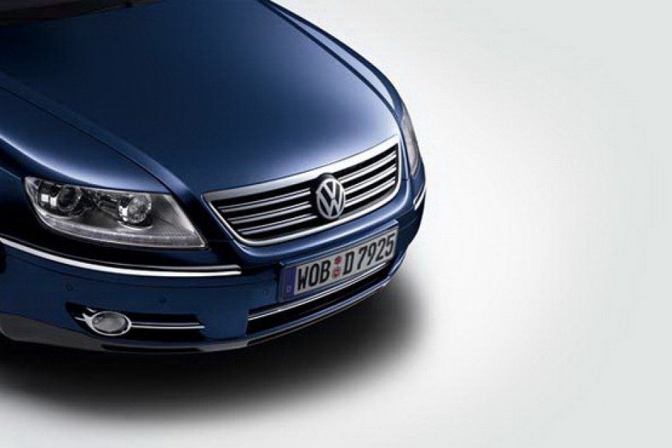 全新辉腾3.6车身颜色--月面蓝