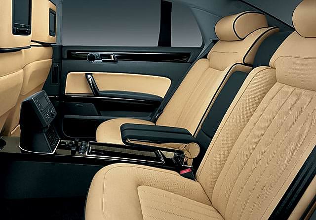 辉腾汽车后排座椅