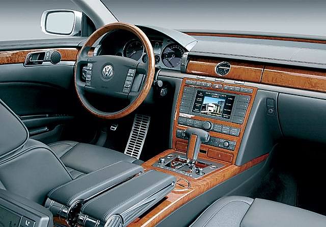 辉腾汽车仪表盘