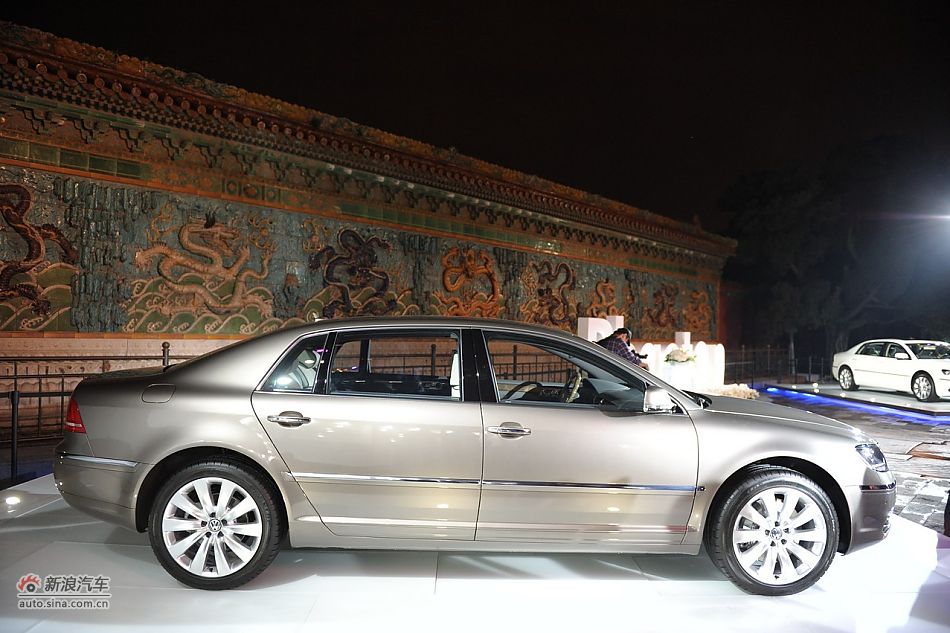 新辉腾亮相发布会现场