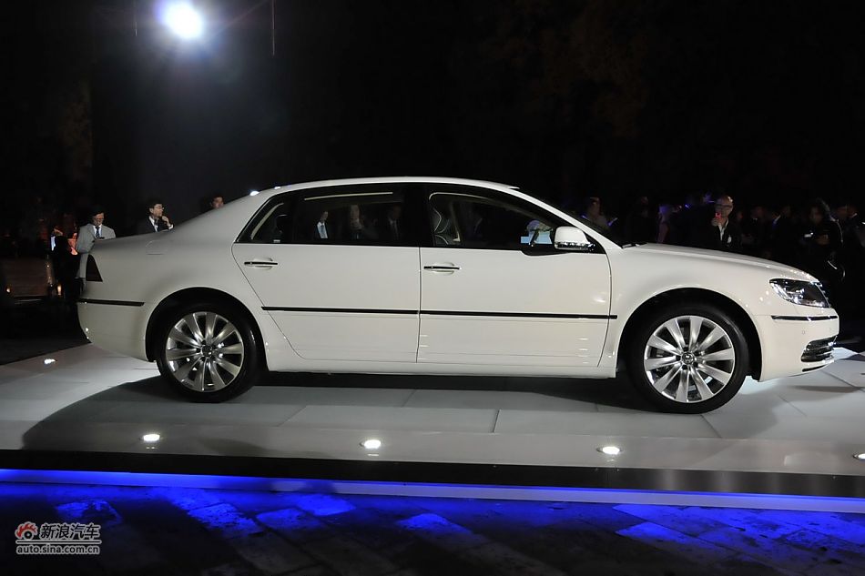 新辉腾亮相发布会现场