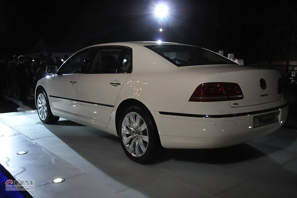 新辉腾亮相发布会现场