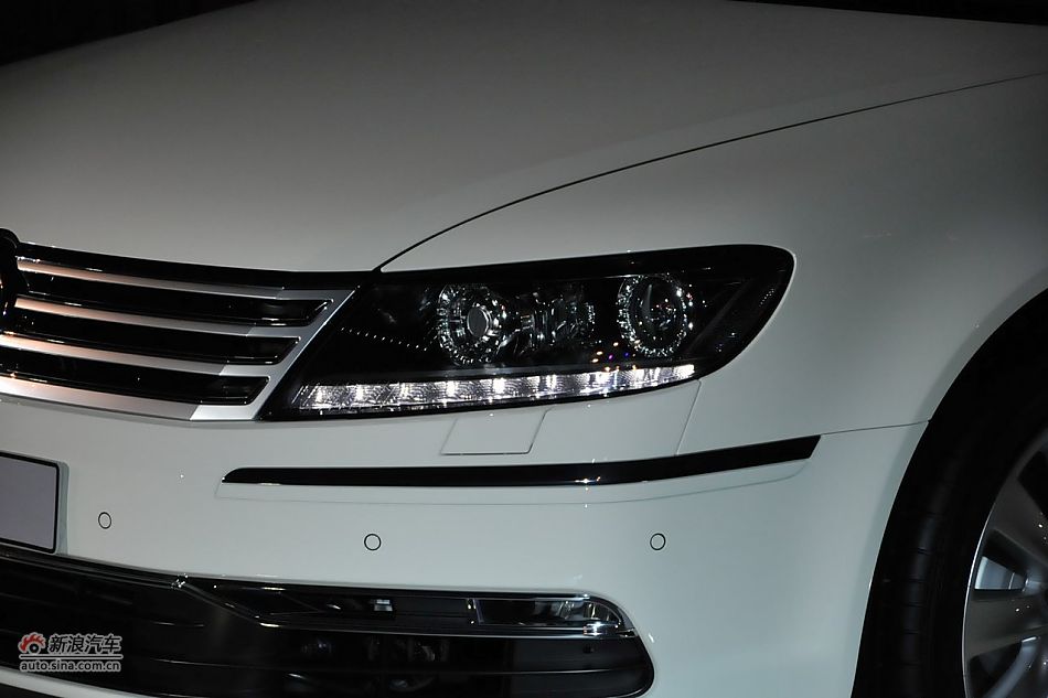 新辉腾亮相发布会现场