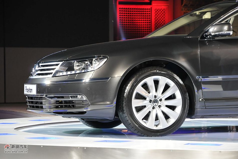 新辉腾亮相发布会现场