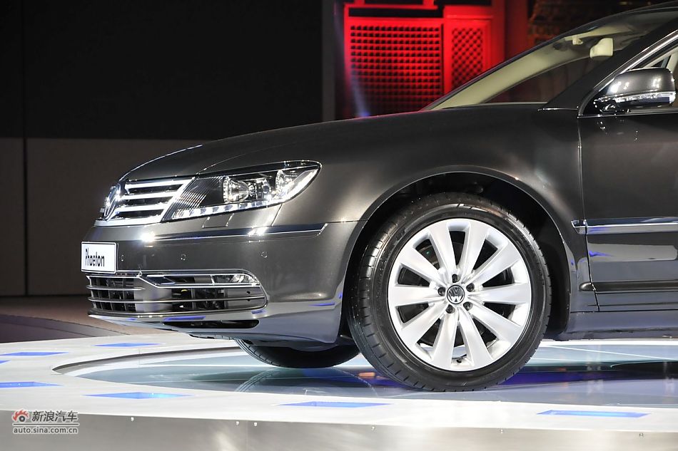 新辉腾亮相发布会现场