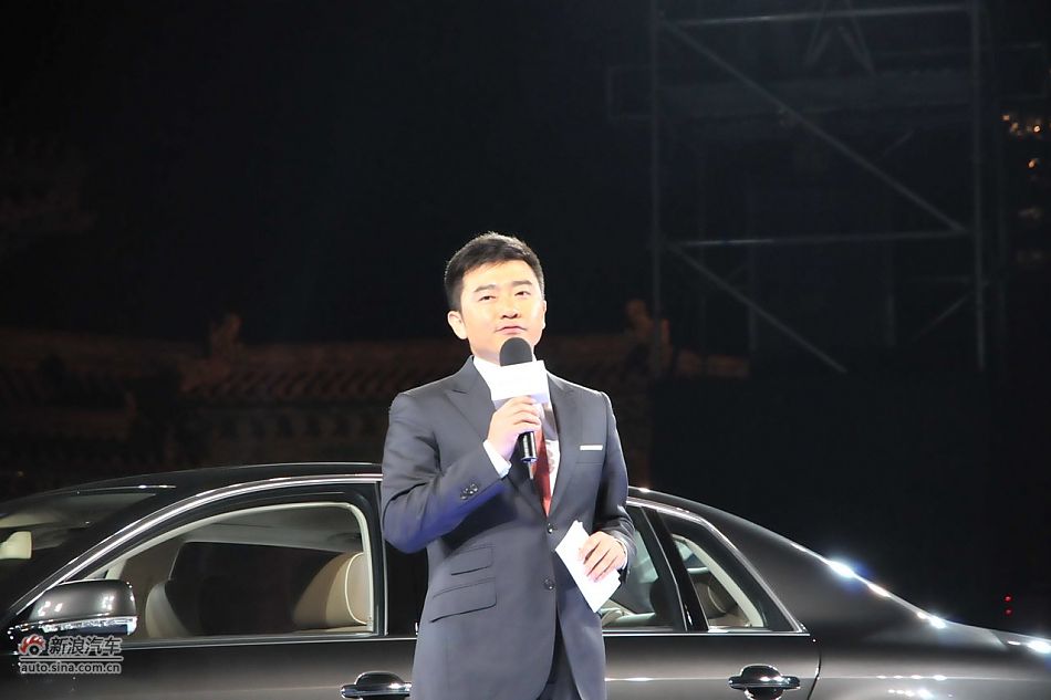 上市活动主持人