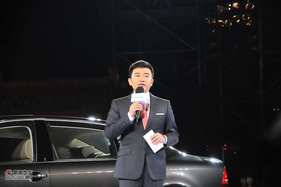 上市活动主持人