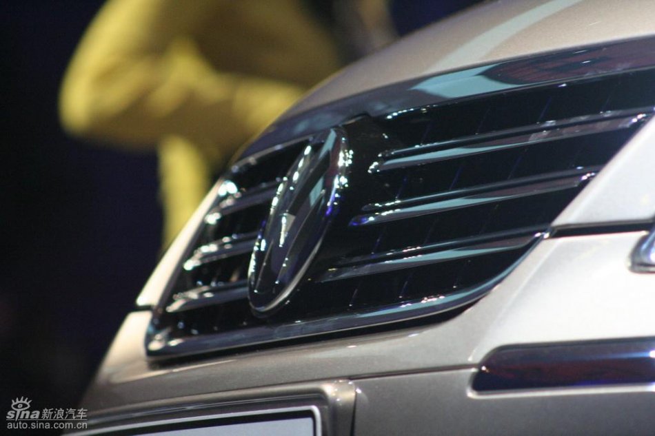 全新3.6L辉腾上市现场外观实拍图