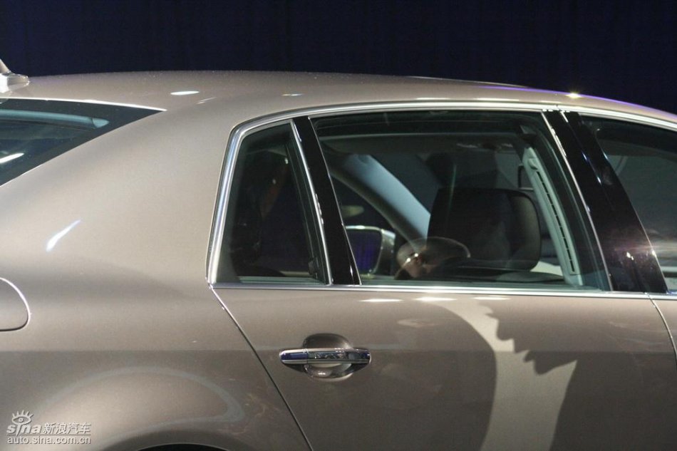 全新3.6L辉腾上市现场外观实拍图