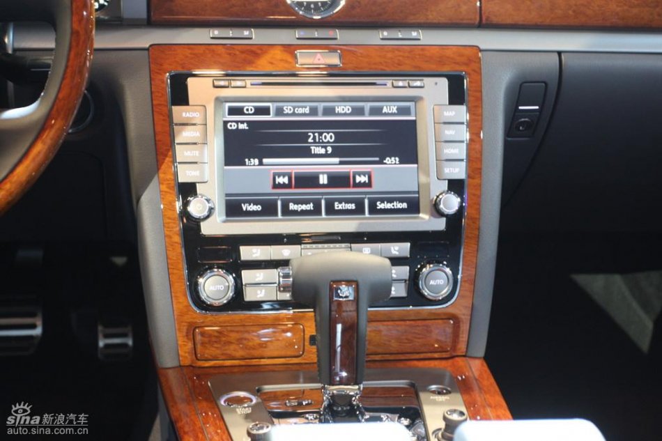 全新3.6L辉腾上市现场内饰实拍图