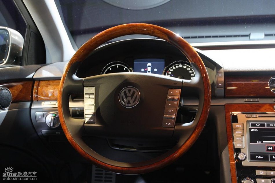 全新3.6L辉腾上市现场内饰实拍图