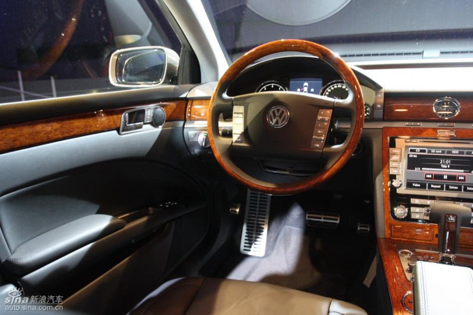 全新3.6L辉腾上市现场内饰实拍图