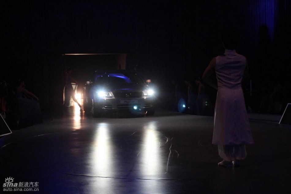 全新3.6L大众辉腾上市现场图