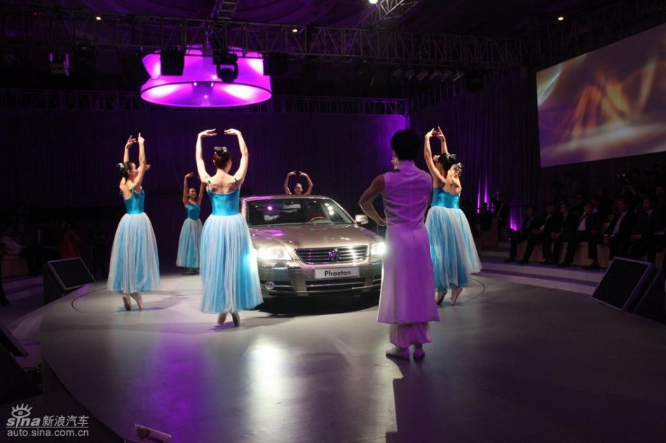 全新3.6L大众辉腾上市现场图