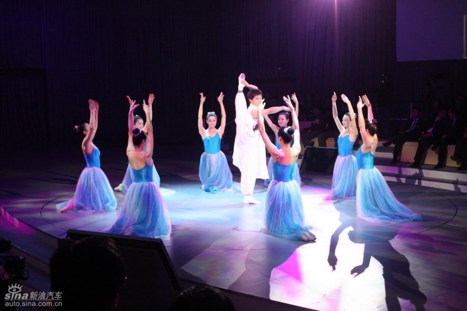 全新3.6L大众辉腾上市现场图