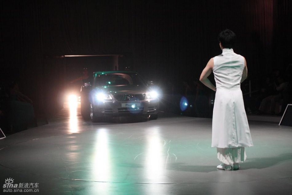 全新3.6L大众辉腾上市现场图