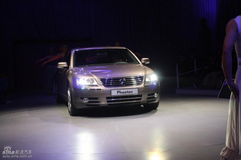 全新3.6L大众辉腾上市现场图