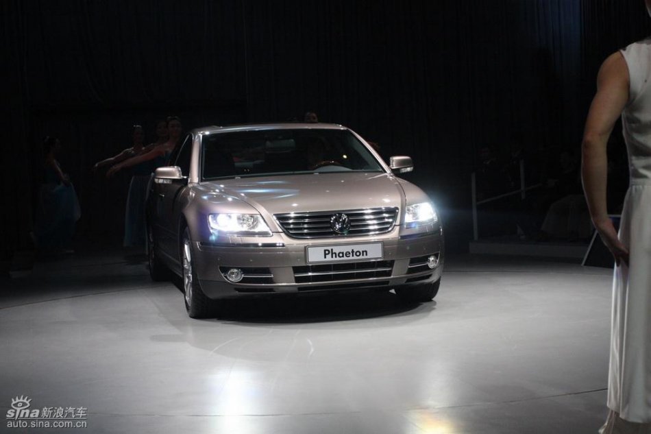 全新3.6L大众辉腾上市现场图