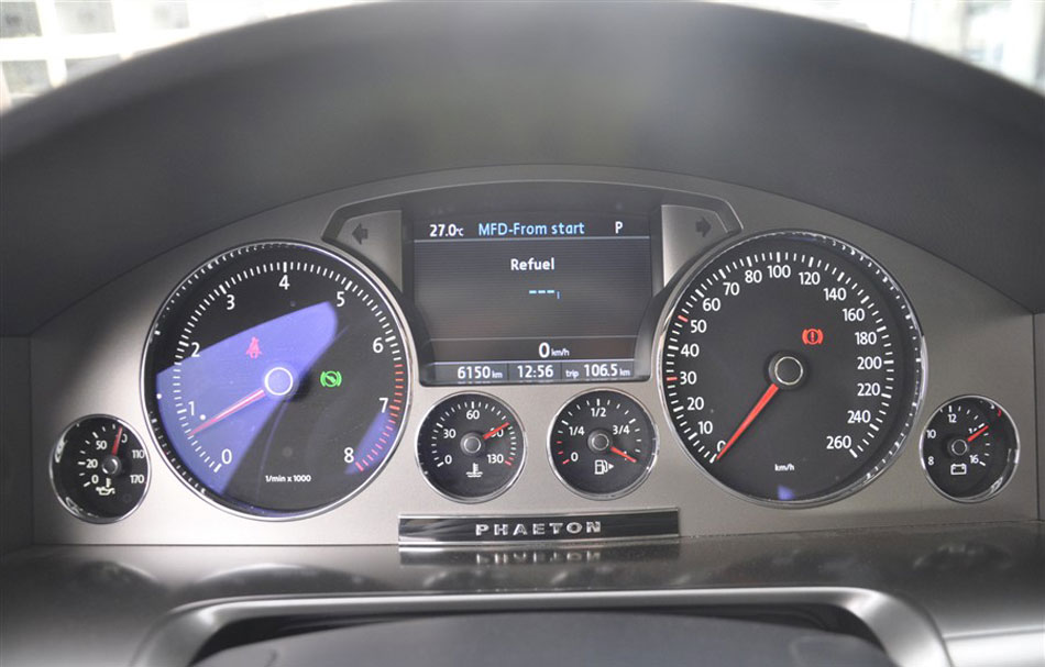 2012款辉腾3.6L自动尊享定制型汽油版