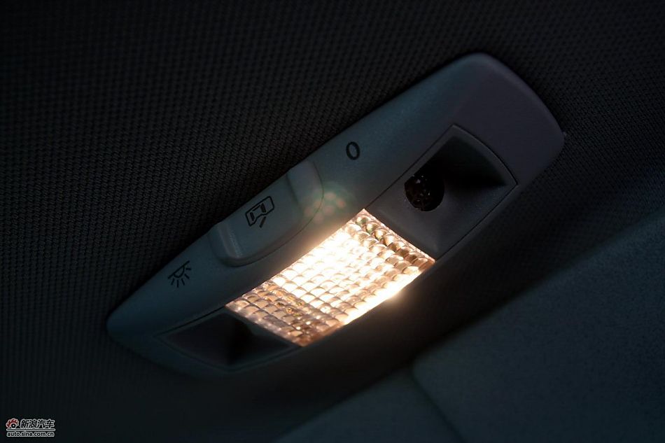 进口大众甲壳虫“墨橘版”内饰