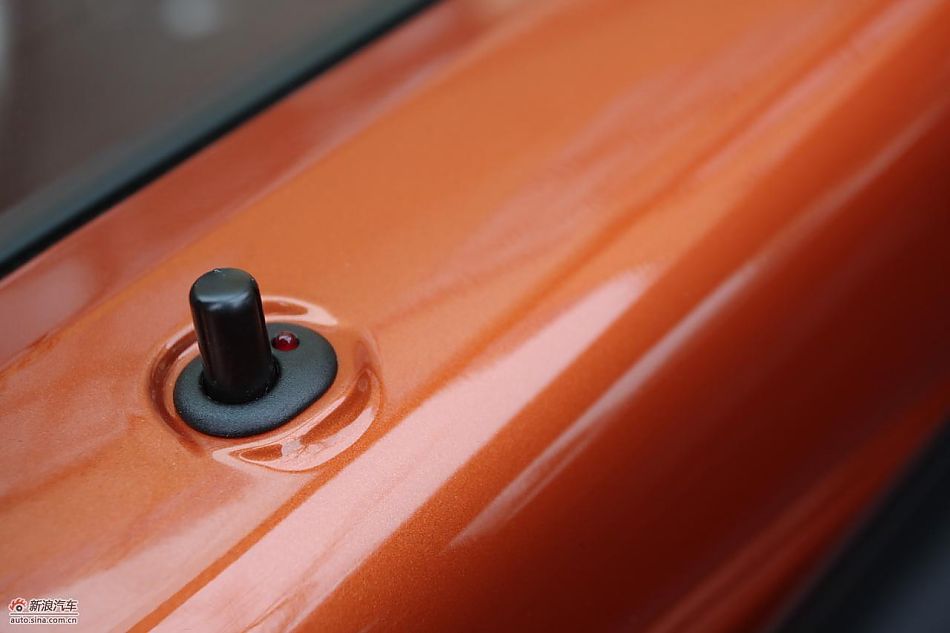 进口大众甲壳虫“墨橘版”内饰