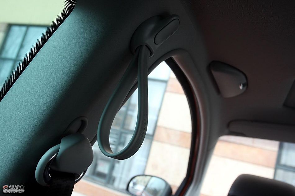 进口大众甲壳虫“墨橘版”内饰