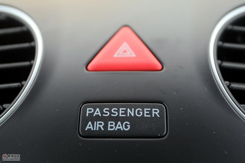 进口大众甲壳虫“墨橘版”内饰