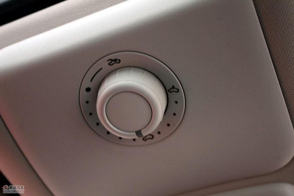 进口大众甲壳虫“墨橘版”内饰