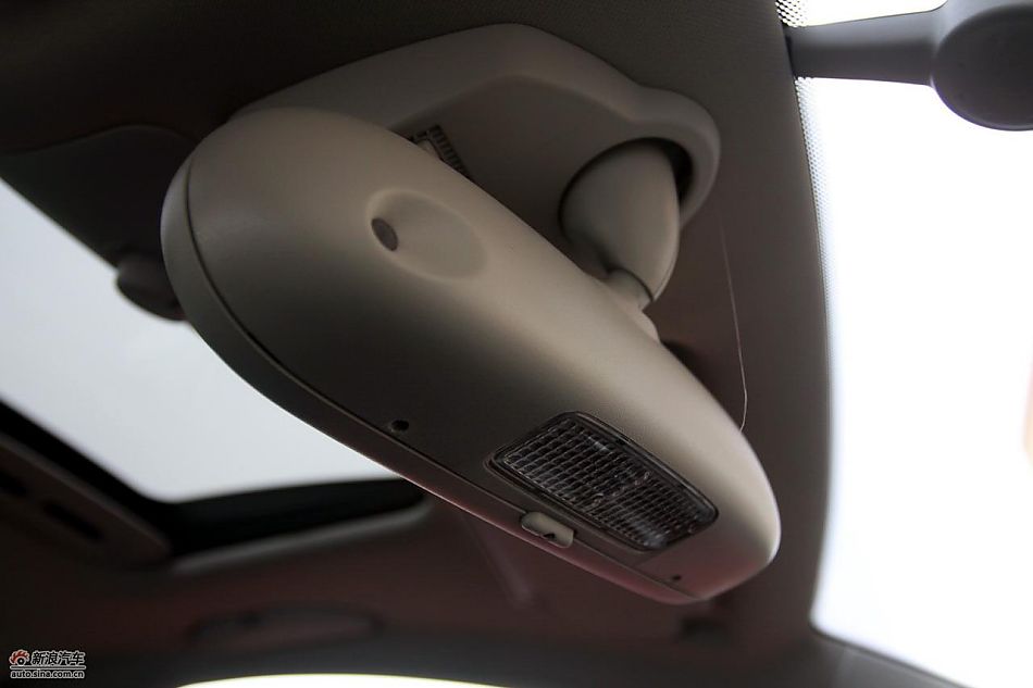 进口大众甲壳虫“墨橘版”内饰