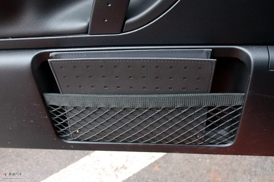 进口大众甲壳虫“墨橘版”内饰