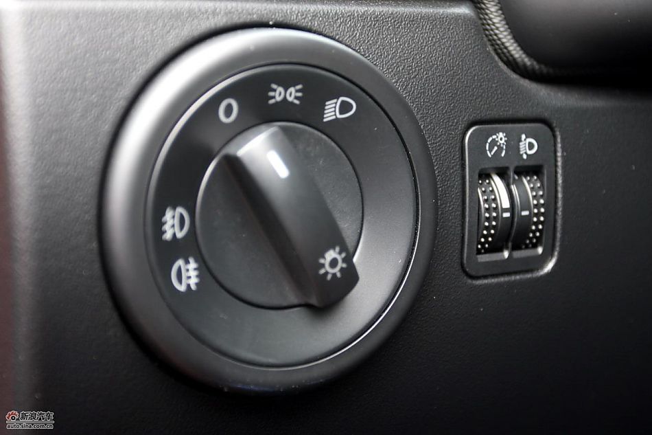 进口大众甲壳虫“墨橘版”内饰