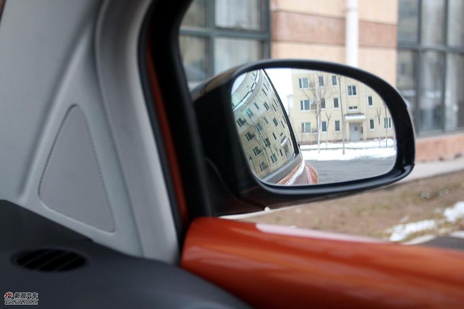 进口大众甲壳虫“墨橘版”内饰