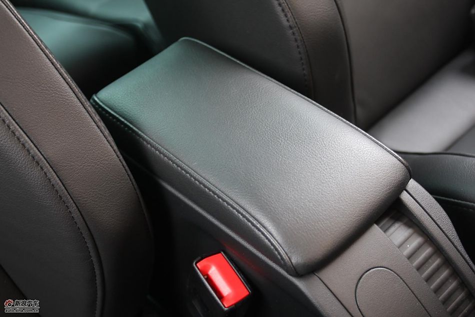 进口大众甲壳虫“墨橘版”内饰