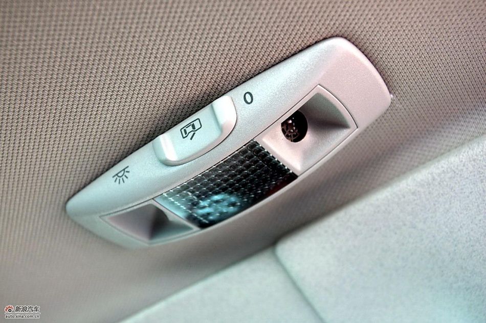 进口大众甲壳虫“墨橘版”内饰