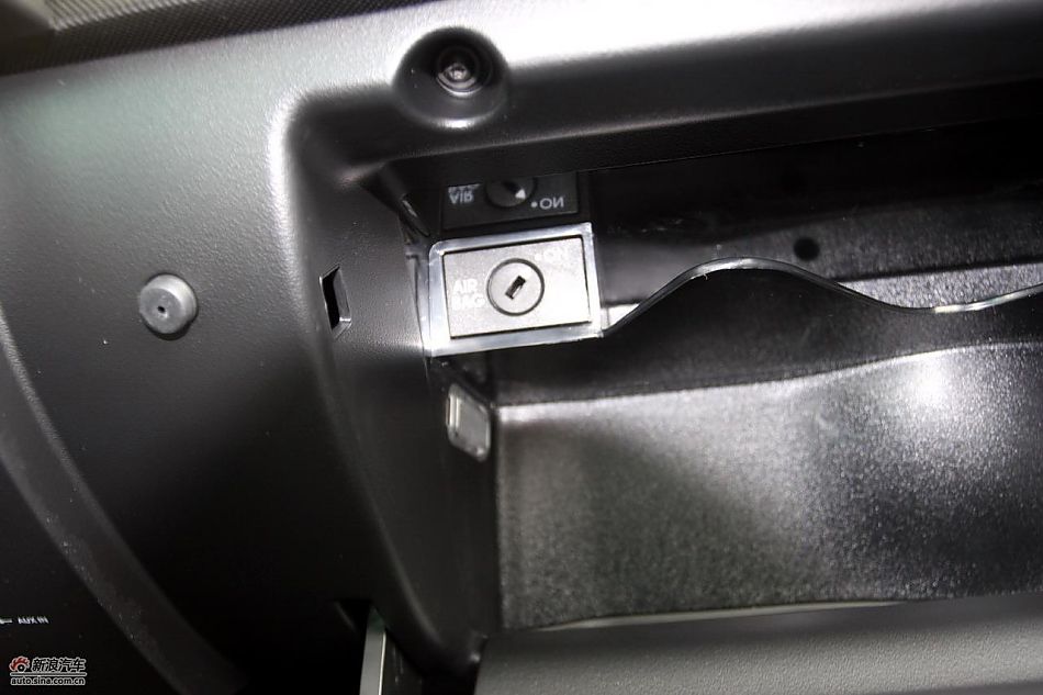 进口大众甲壳虫“墨橘版”内饰