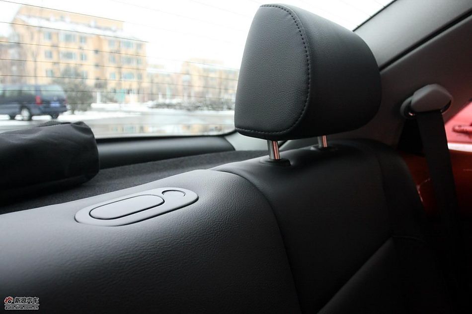 进口大众甲壳虫“墨橘版”内饰