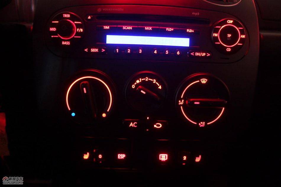 进口大众甲壳虫“墨橘版”内饰