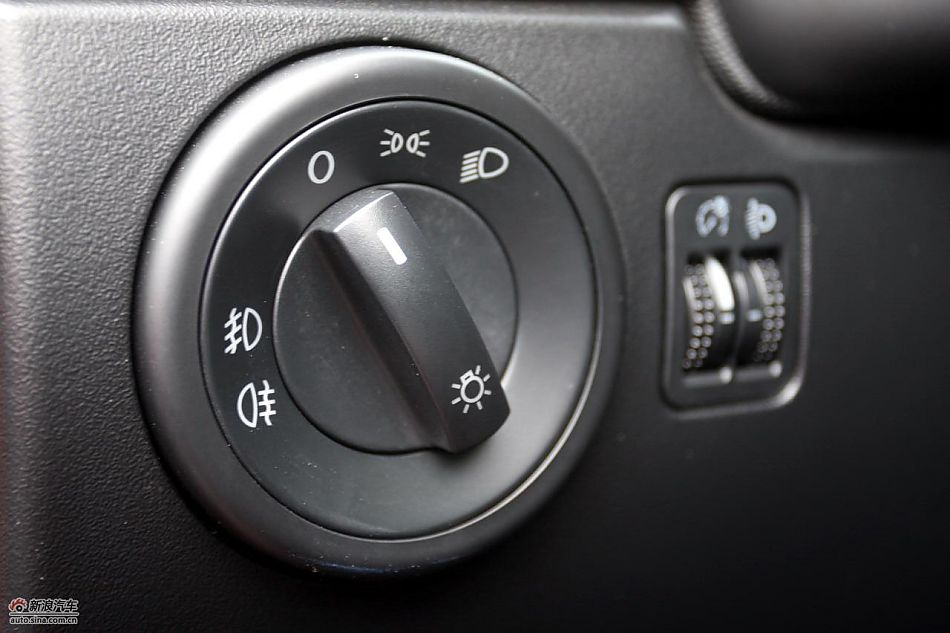 进口大众甲壳虫“墨橘版”内饰