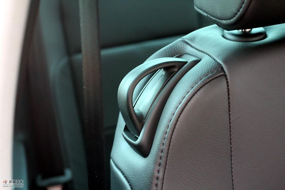 进口大众甲壳虫“墨橘版”内饰