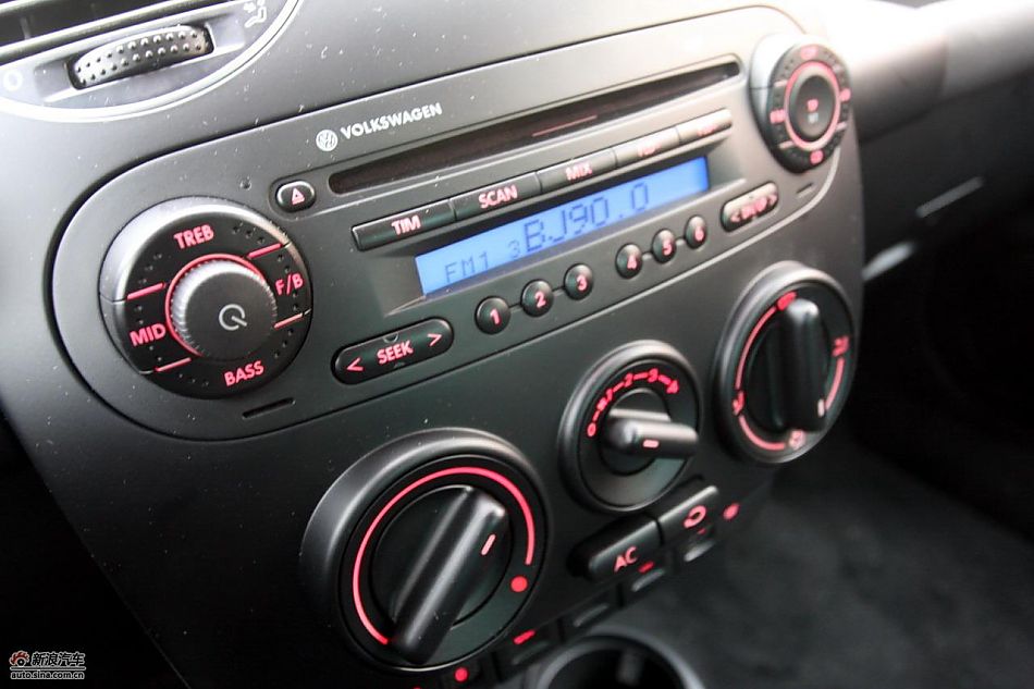 进口大众甲壳虫“墨橘版”内饰