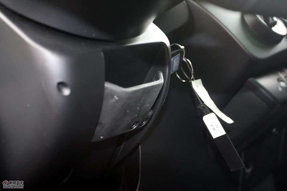 进口大众甲壳虫“墨橘版”内饰