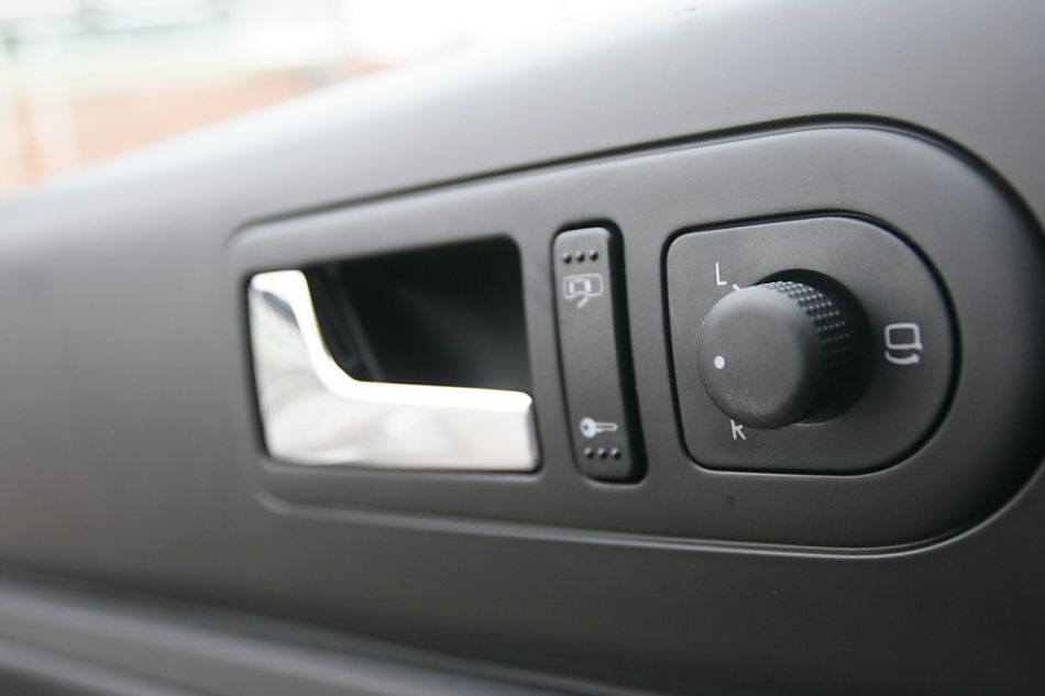 图为新甲壳虫内饰及细节