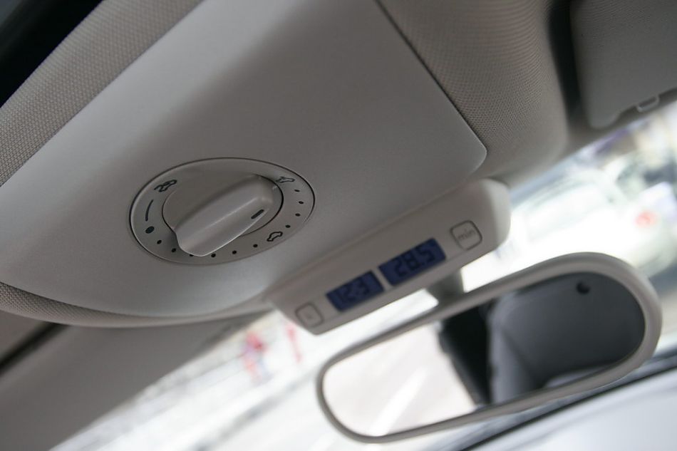 图为新甲壳虫内饰及细节