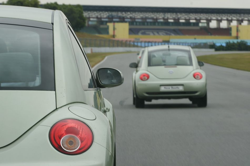 图为新甲壳虫赛道竞逐