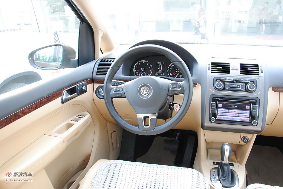 2011款大众途安1.4TSI自动智臻版