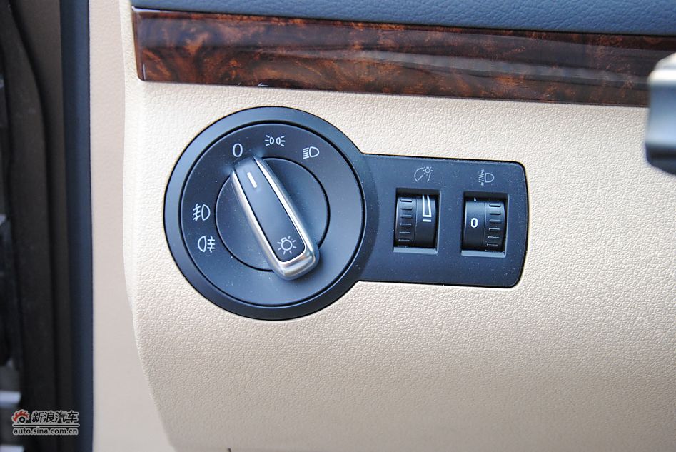 2011款大众途安1.4TSI自动智臻版